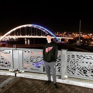 Meet your Posher, Devin